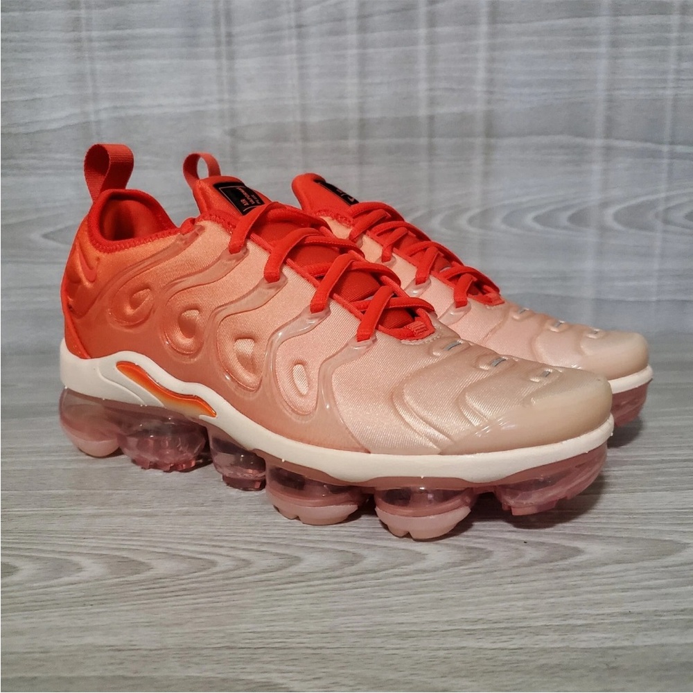 Women’s Nike Vapormax Plus Guava Ice Rush Orange Shoes Brand New With Box - Picture 2 of 14